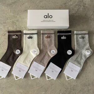 A29- ALO Yoga Women's Neutral Thin Stripe Half-Crew Socks 5-Pair Box Set - NWT